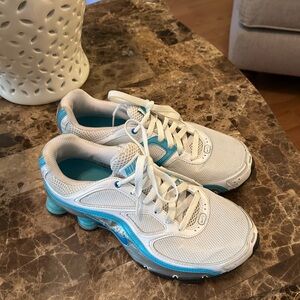 Nike White and Blue Sneakers with Chunky Sole